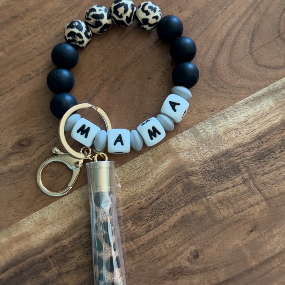 Leopard MAMA silicone bead keychain